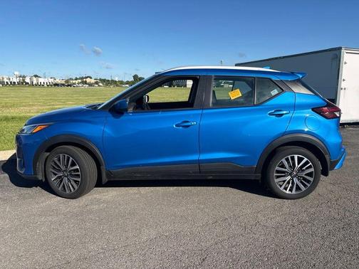 Electric Blue Metallic 2022 Nissan Kicks SV