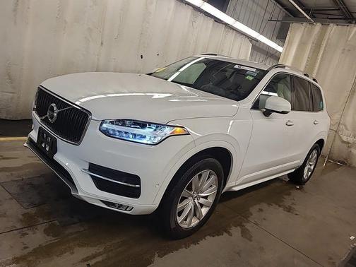 2018 Volvo XC90 T5 Momentum
