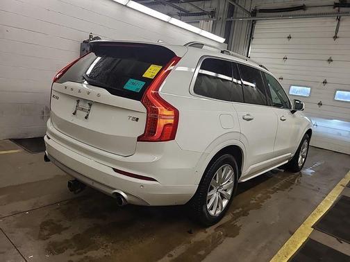 2018 Volvo XC90 T5 Momentum