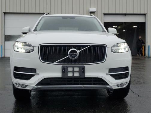 2018 Volvo XC90 T5 Momentum