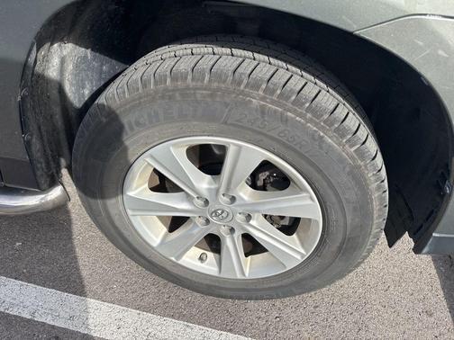 2011 Toyota Highlander Base