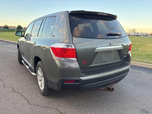 2011 Toyota Highlander Base