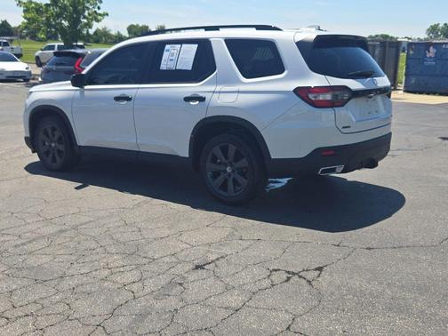 Platinum White Pearl 2025 Honda Pilot Sport