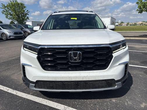 Platinum White Pearl 2024 Honda Pilot Elite