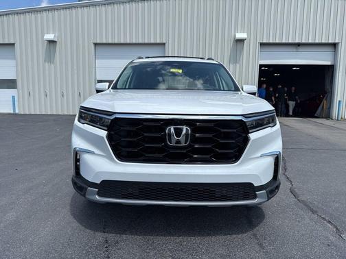 Platinum White Pearl 2024 Honda Pilot Elite
