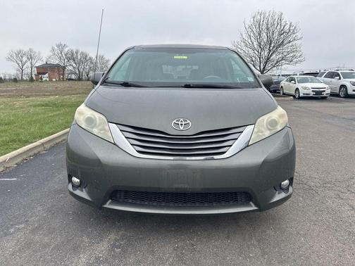 2012 Toyota Sienna XLE