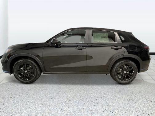 Crystal Black Pearl 2027 Honda HR-V Sport