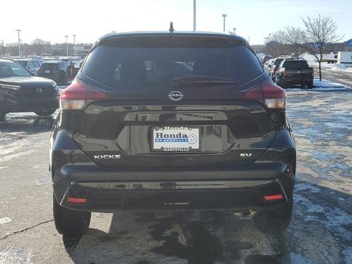 2022 Nissan Kicks SV