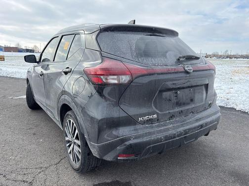 2022 Nissan Kicks SV