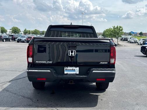 Crystal Black Pearl 2017 Honda Ridgeline RTL