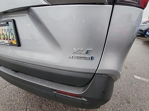 2023 Toyota RAV4 Hybrid XLE