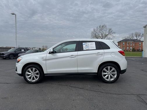 White Pearl 2013 Mitsubishi Outlander Sport ES
