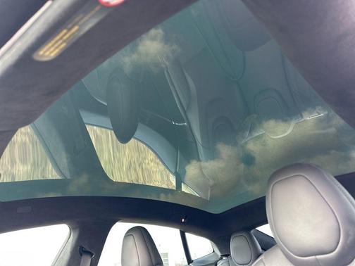 2022 Tesla Model S Base