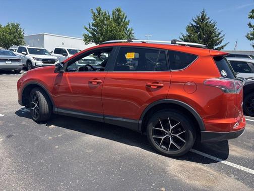 Hot Lava 2016 Toyota RAV4 SE