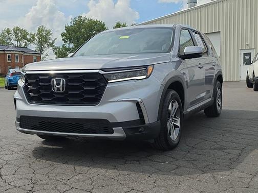 Lunar Silver Metallic 2025 Honda Pilot EX-L