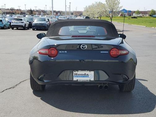 2021 Mazda MX-5 Miata Sport