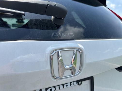 Platinum White Pearl 2025 Honda CR-V LX