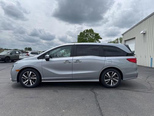 Lunar Silver Metallic 2024 Honda Odyssey Touring