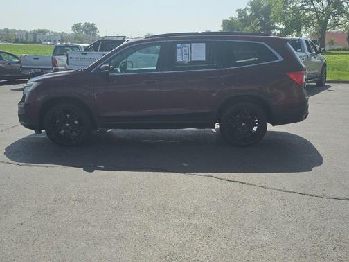 Deep Scarlet Pearl 2022 Honda Pilot Special Edition