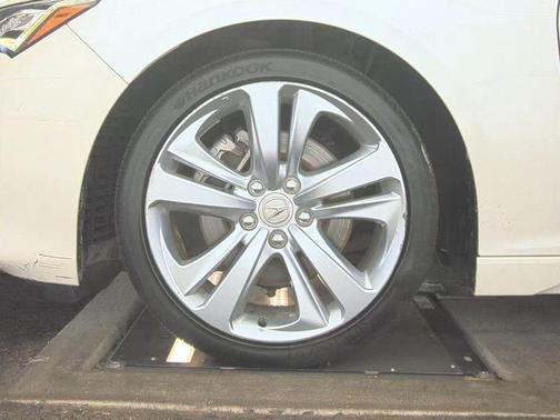 Platinum White Pearl 2022 Acura TLX Technology