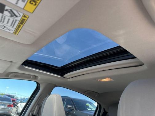 White Orchid Pearl 2016 Honda HR-V EX