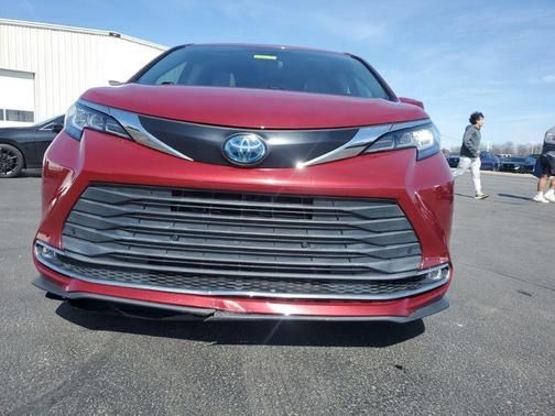 2022 Toyota Sienna XLE