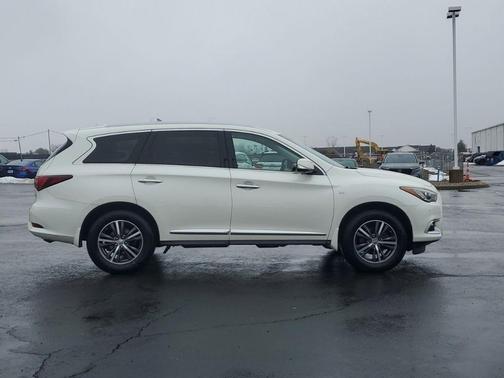 2016 INFINITI QX60 Base