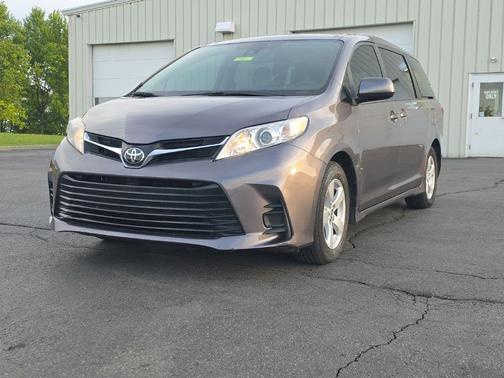 Predawn Gray Mica 2019 Toyota Sienna LE