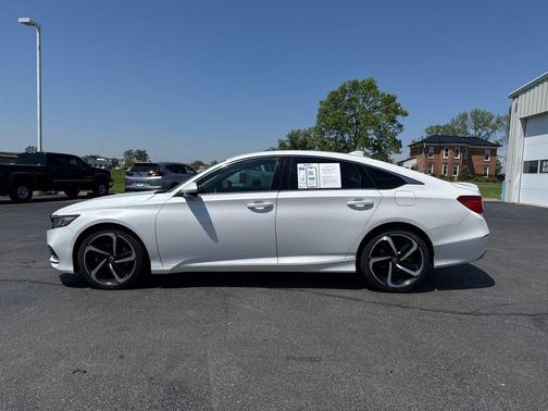 Platinum White Pearl 2018 Honda Accord Sport