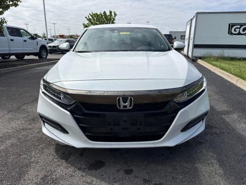 Platinum White Pearl 2018 Honda Accord Sport