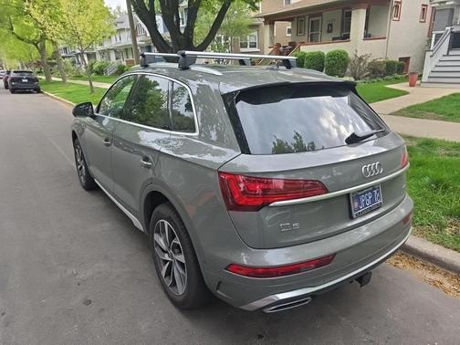 Chronos Gray Metallic 2023 Audi Q5 45 S line Prestige
