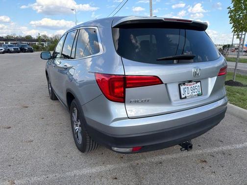 Lunar Silver Metallic 2017 Honda Pilot EX-L
