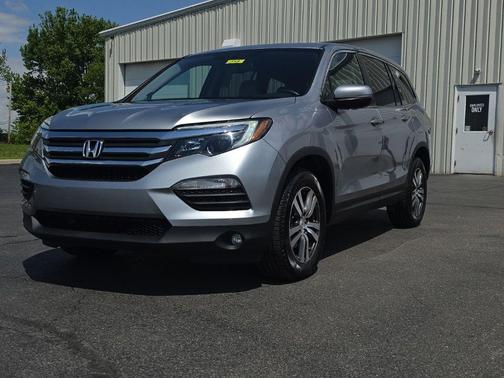 Lunar Silver Metallic 2017 Honda Pilot EX-L