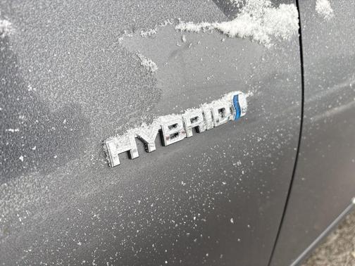 2021 Toyota Prius LE