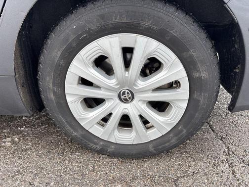 2021 Toyota Prius LE