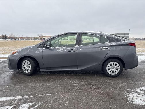 2021 Toyota Prius LE