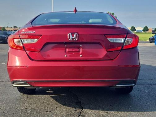 Radiant Red Metallic 2018 Honda Accord EX