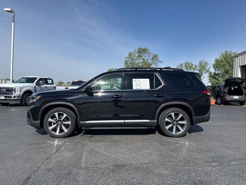 Crystal Black Pearl 2025 Honda Pilot Elite