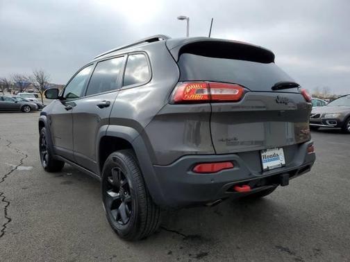 Photo 5 of 37 of 2018 Jeep Cherokee Trailhawk