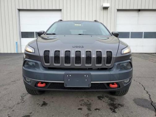 Photo 2 of 37 of 2018 Jeep Cherokee Trailhawk