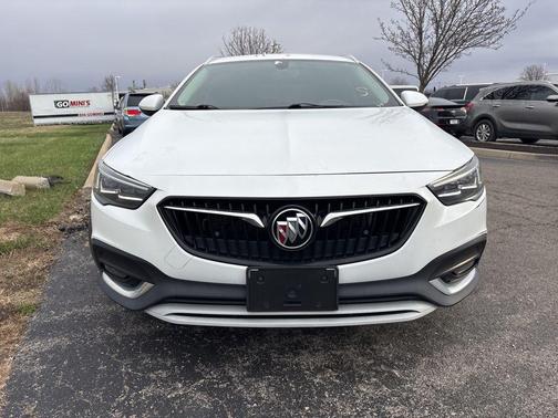 2018 Buick Regal TourX Essence