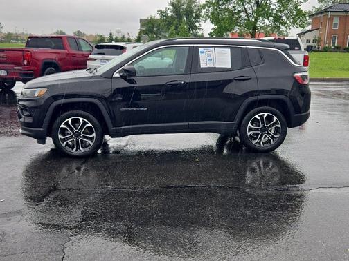 Diamond Black 2022 Jeep Compass Limited
