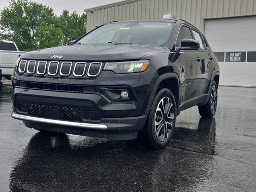 Diamond Black 2022 Jeep Compass Limited