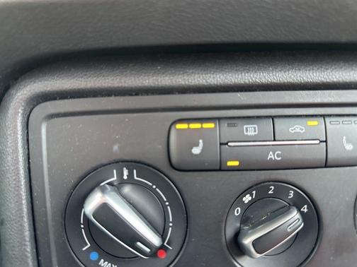 2012 Volkswagen Beetle 