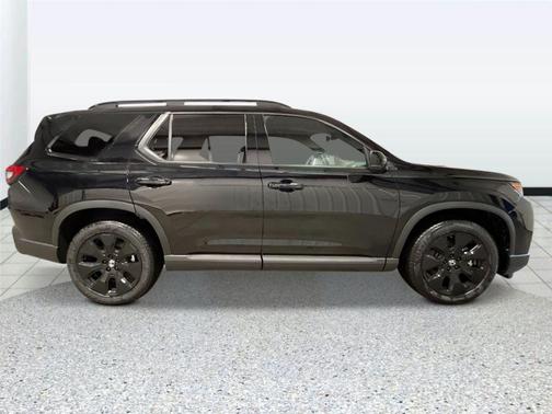 Crystal Black Pearl 2026 Honda Pilot Black Edition