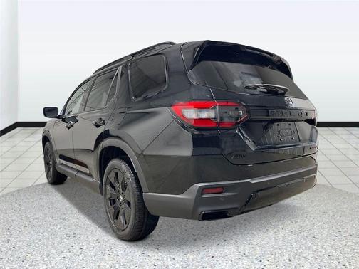 Crystal Black Pearl 2026 Honda Pilot Black Edition