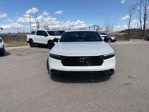 Platinum White Pearl 2025 Honda Accord Hybrid Sport-L