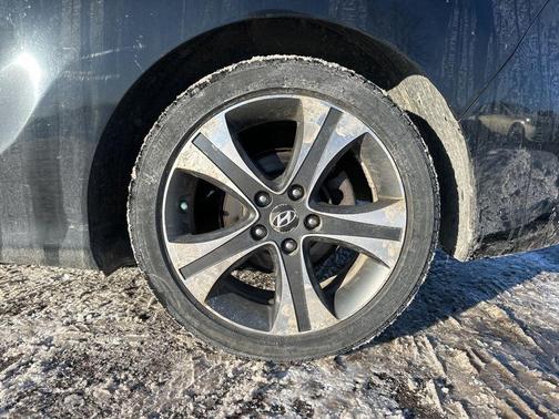 2013 Hyundai ELANTRA SE