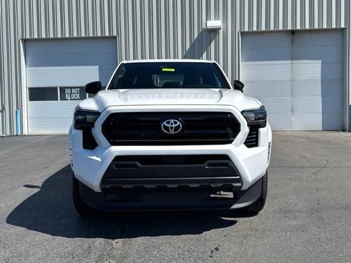 Ice 2024 Toyota Tacoma SR