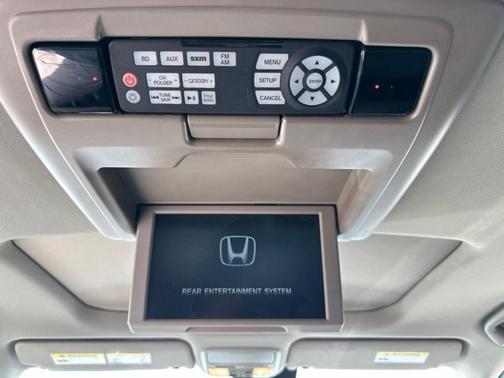 White Diamond Pearl 2017 Honda Pilot Touring